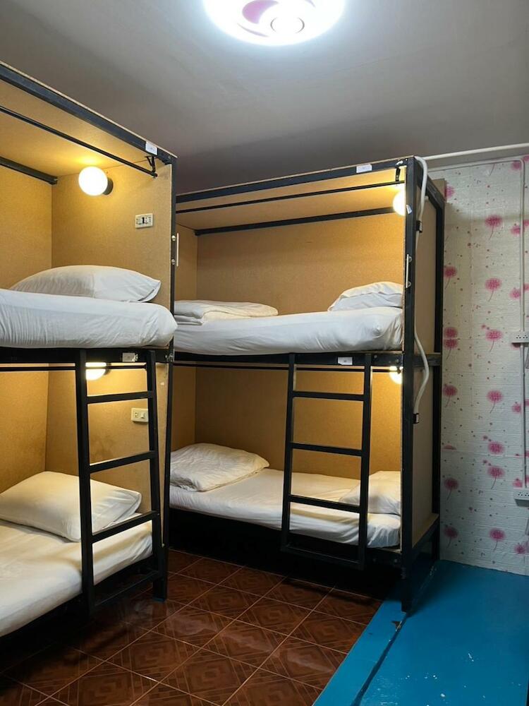 D​ Luck​ Hostel, Kanchanaburi