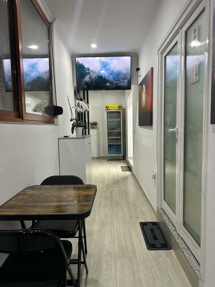 Aral Hostel, Berat