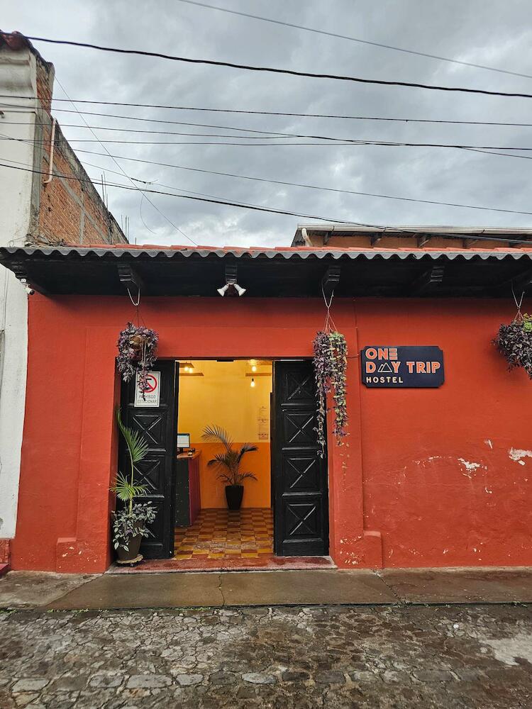 One Day Trip Hostel, La Antigua