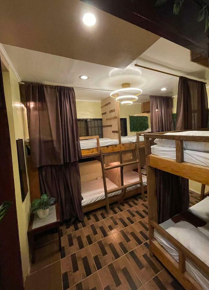 Four Twenty Hostel, General Luna Four Twenty Hostel, General Luna