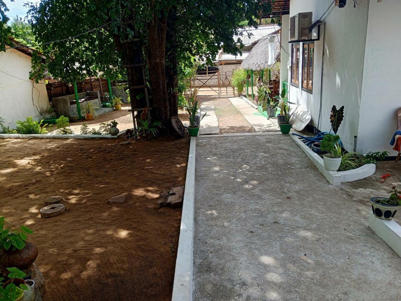 Surfing Lion Hostel, Arugam Bay