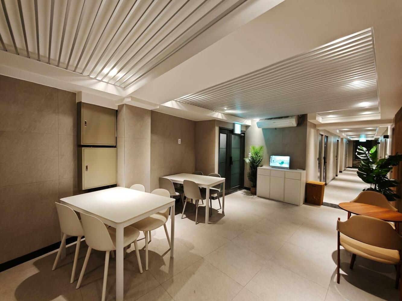 Unit D Hostel, Seoul