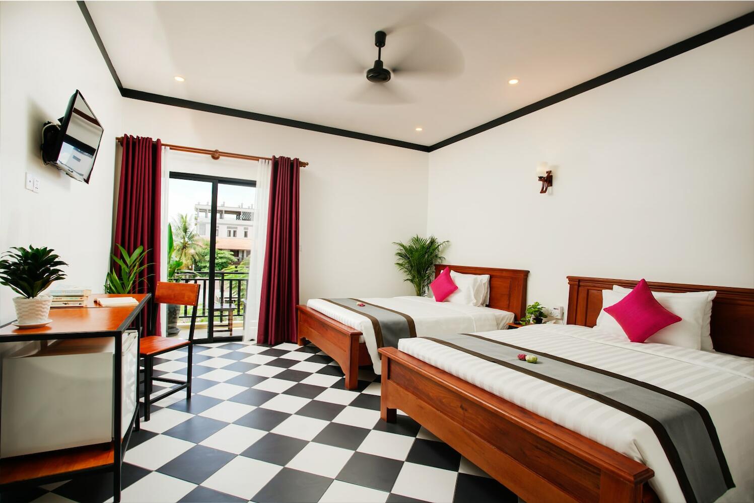 Noni Tree Hostel