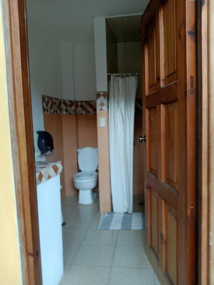 Rossco Hostel & Hotel