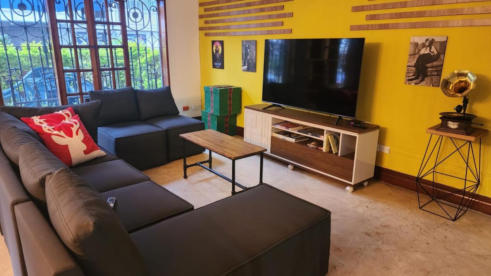 Paisa Hostel, Medellin