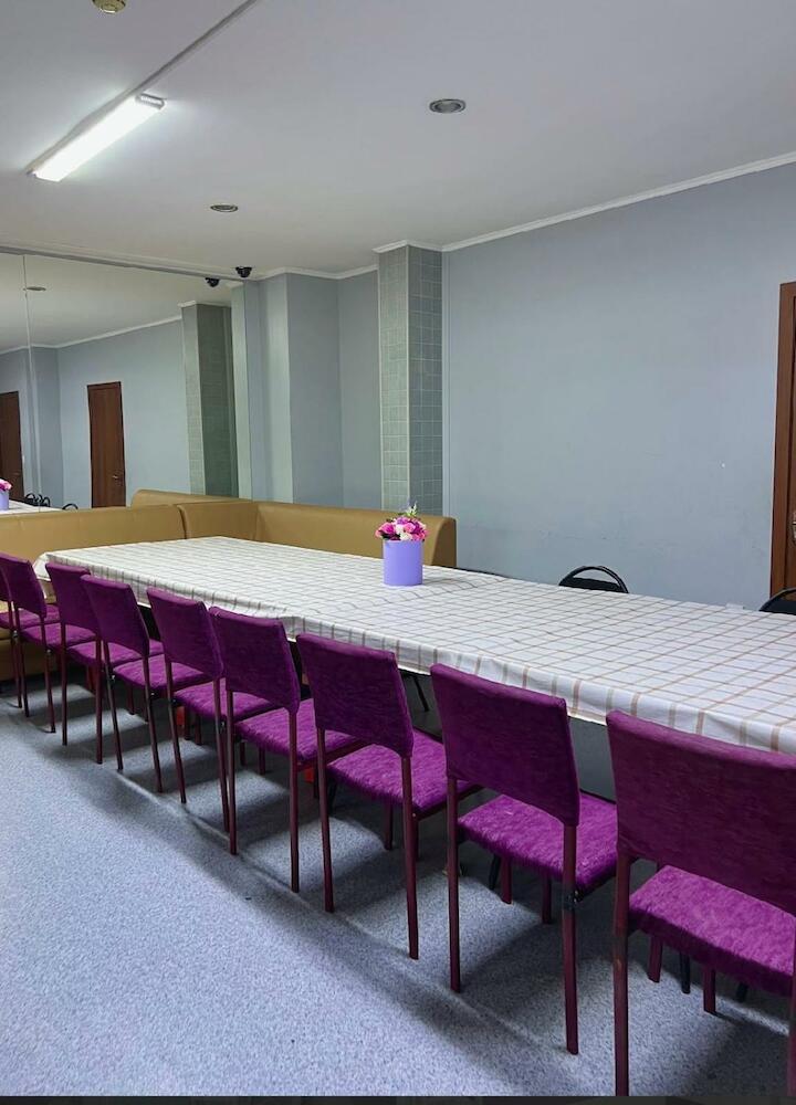 Injoy Hostel, Shymkent