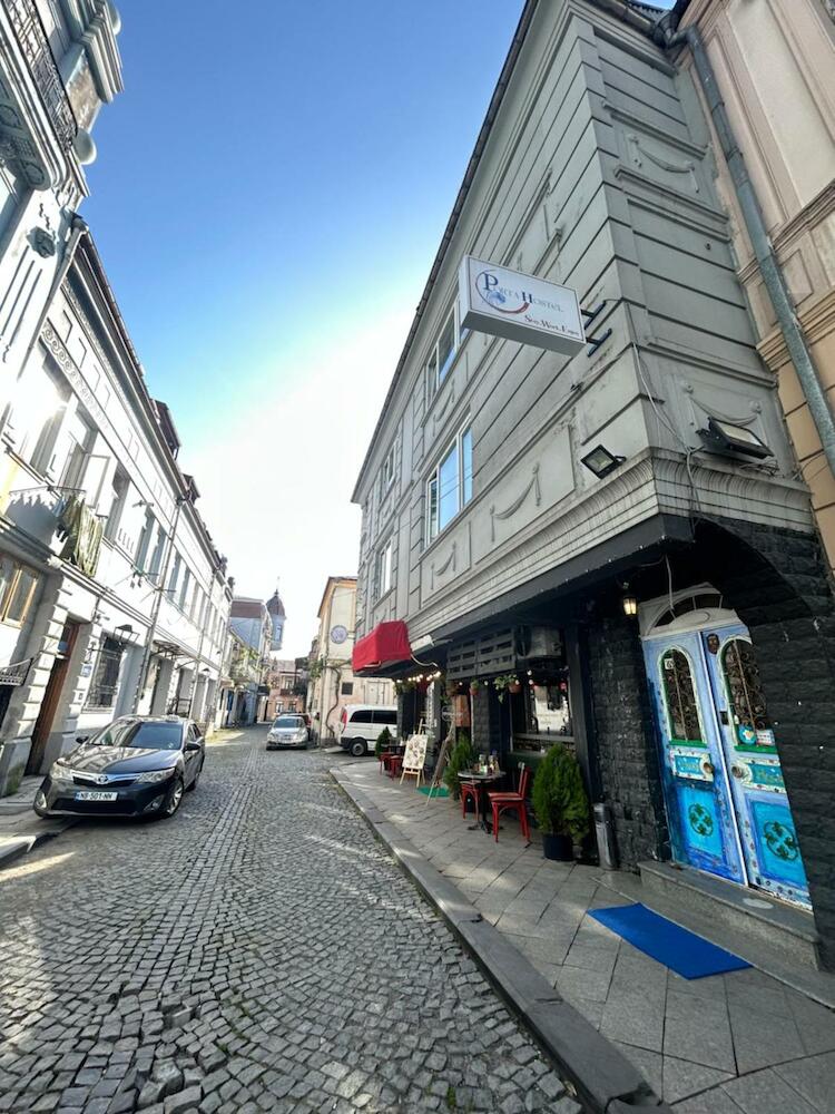Porta Hostel, Batumi