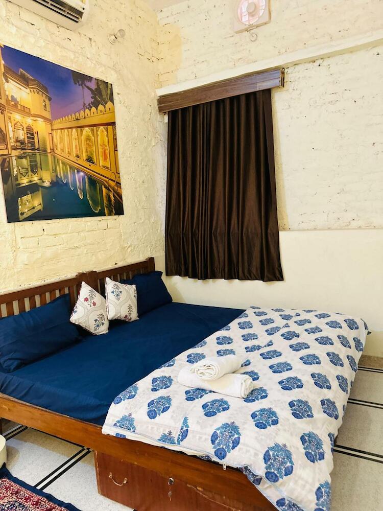 Travellers Village, Jaipur