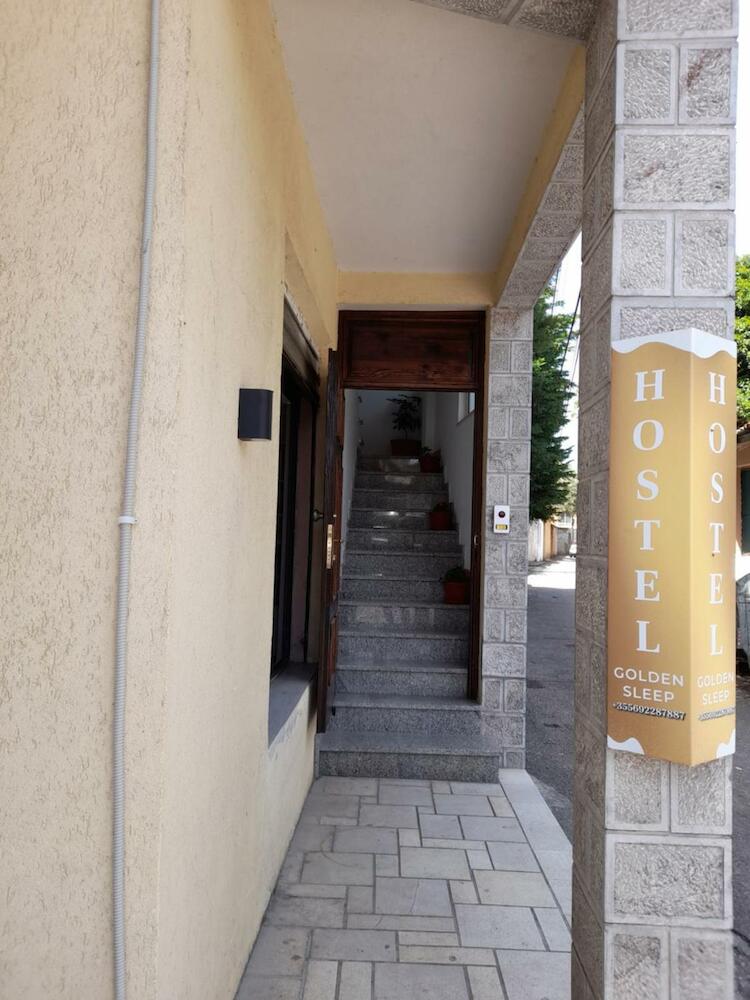Golden Sleep Hostel, Shkoder