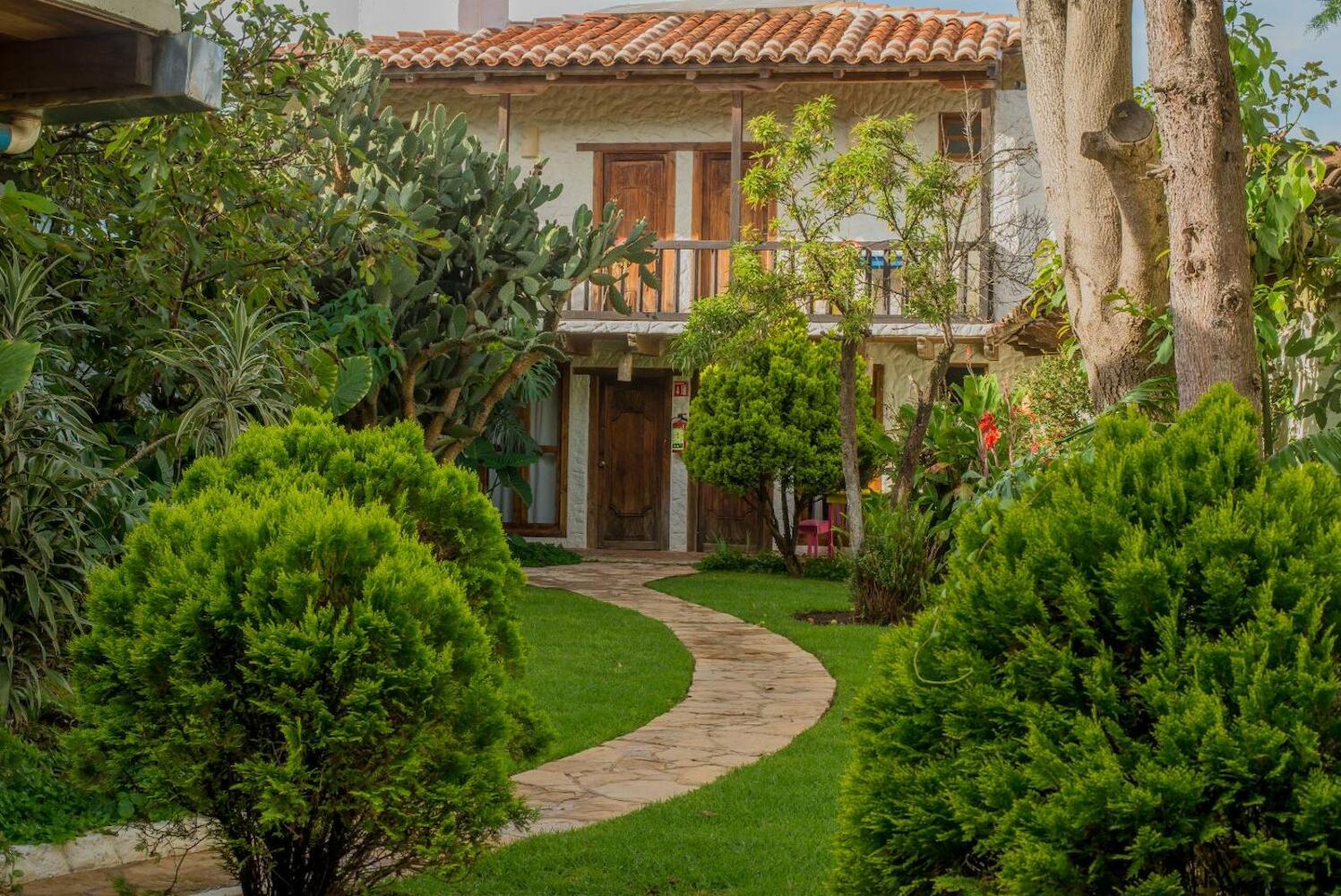 Rossco Hostel & Hotel