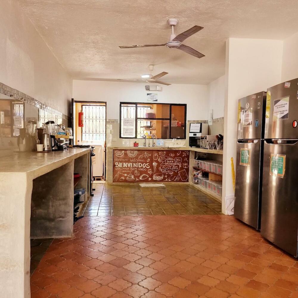 Casa Pura Vida Surf Hostel - Tamarindo Costa Rica, Tamarindo