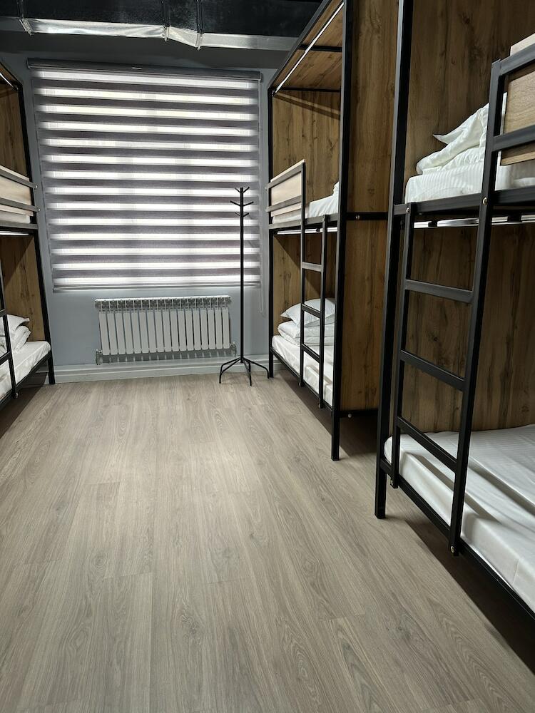 Hostel O2