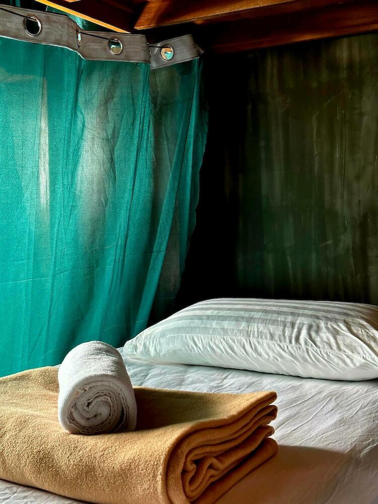 El Lobo Bunk Beds, General Luna