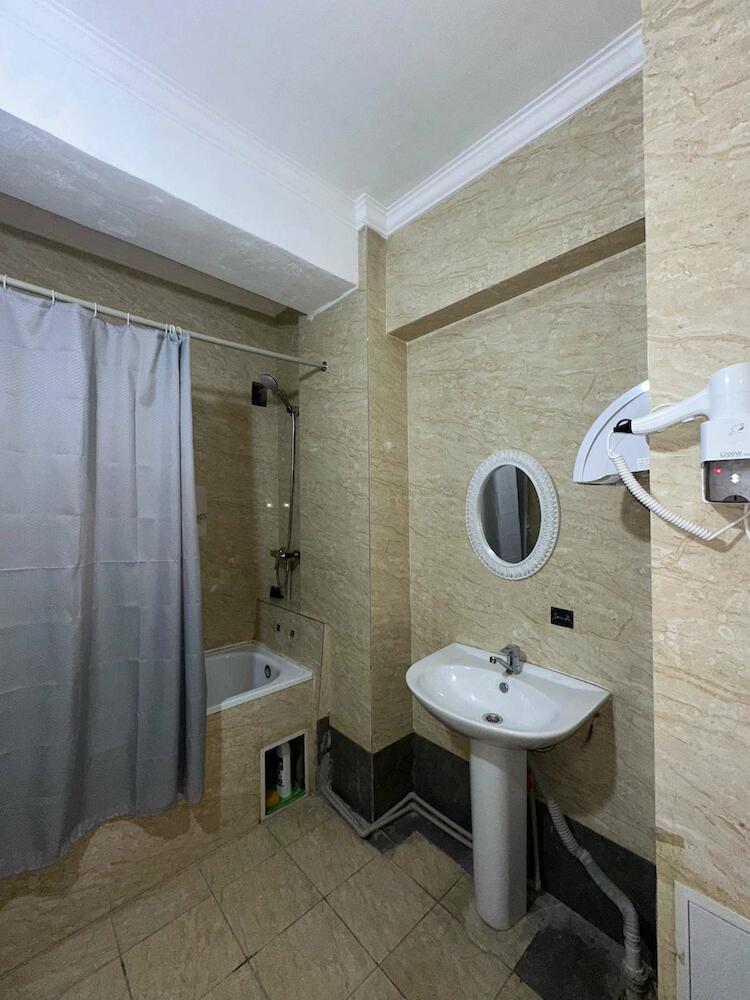 Room Hostel Tolebi, Almaty