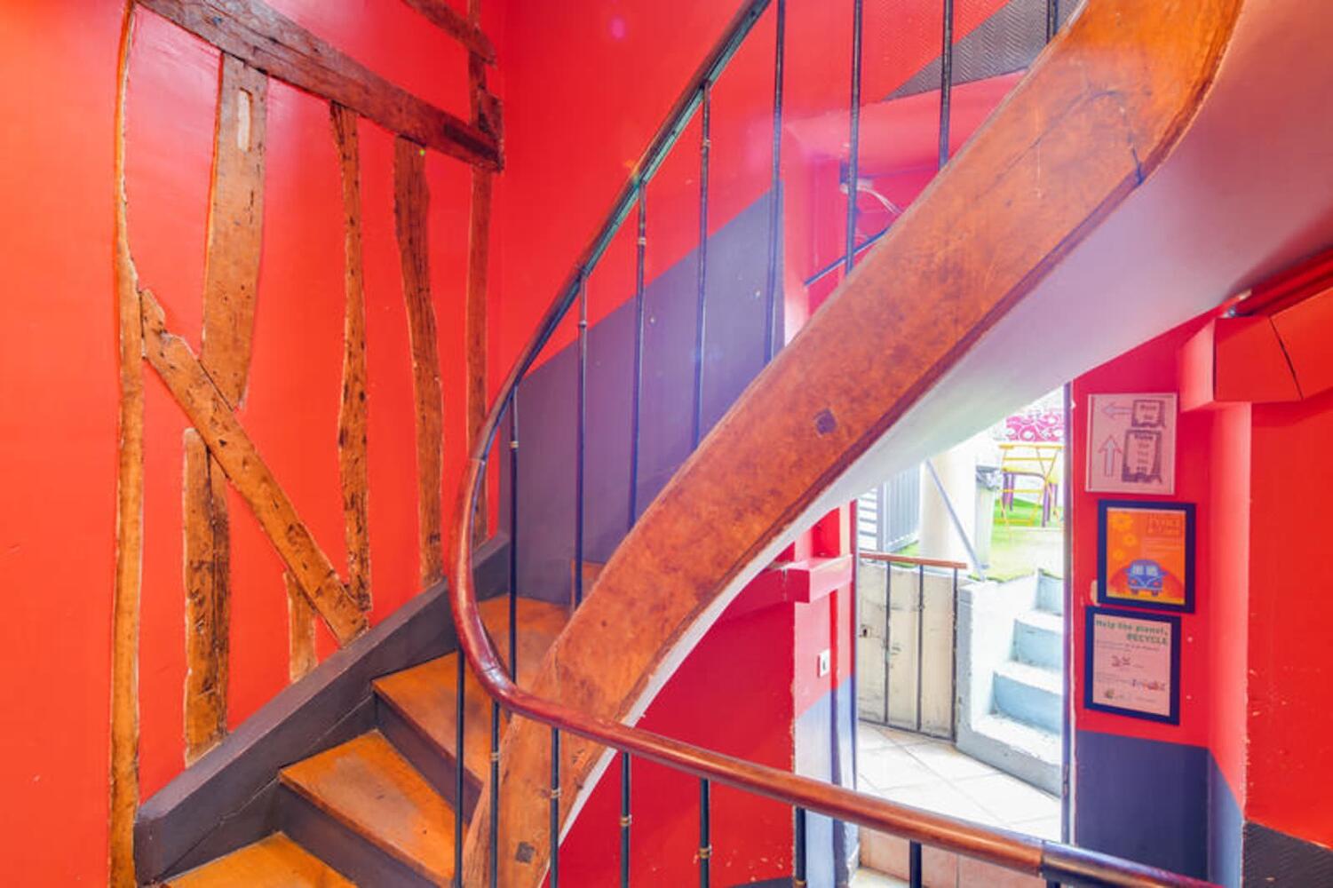 Le Village Montmartre by Hiphophostels, Paris