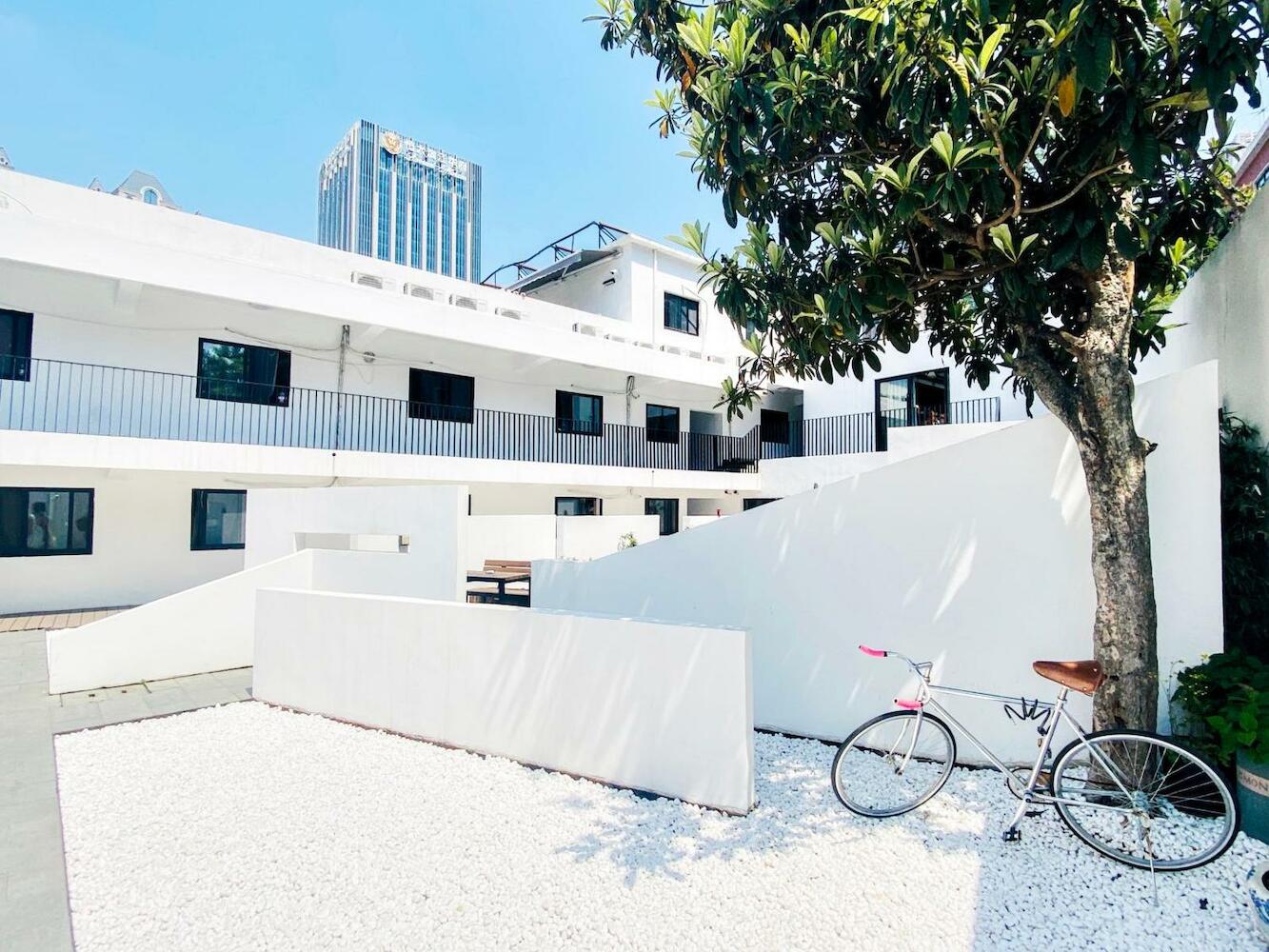 Hidden Garden International Youth Hostel -Near Oriental Pearl &Lujiazui -Garden, Shanghai