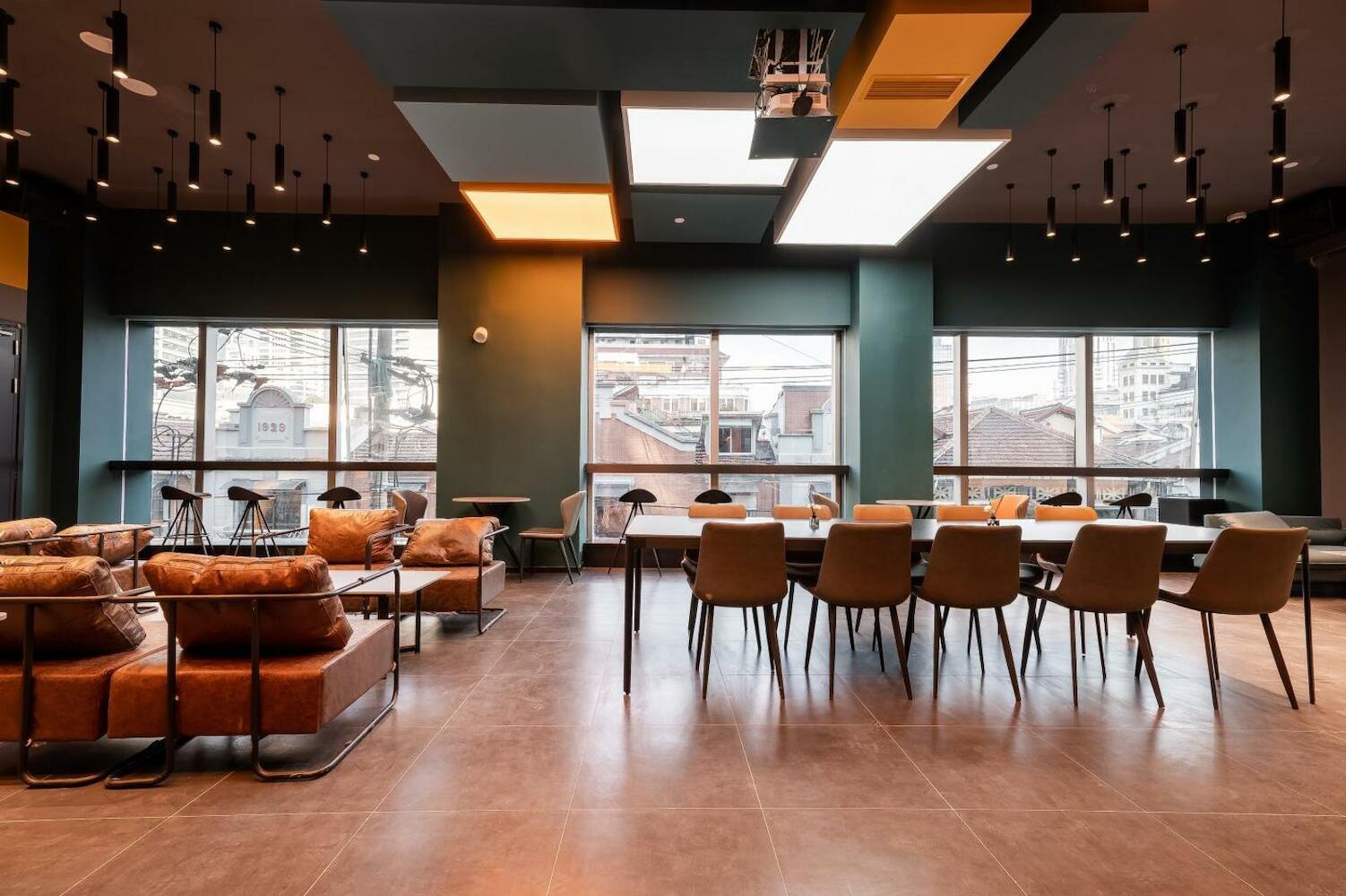 Dayin Youth Hostel - East Nanjing Road & People's Square & The Bund -Large Socia, Shanghai