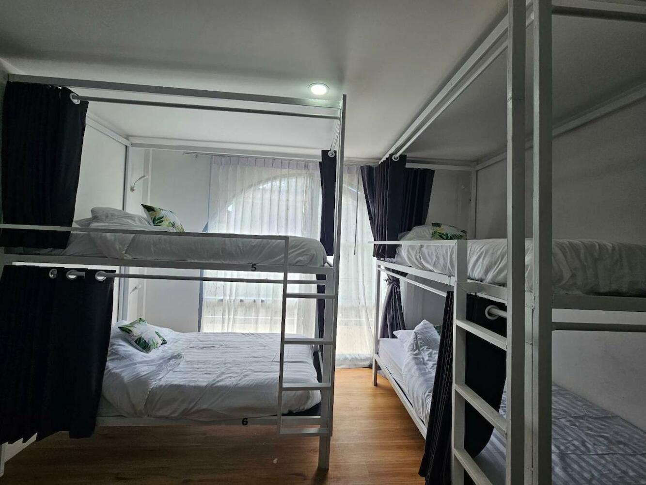 Tiger House Hostel, Koh Tao