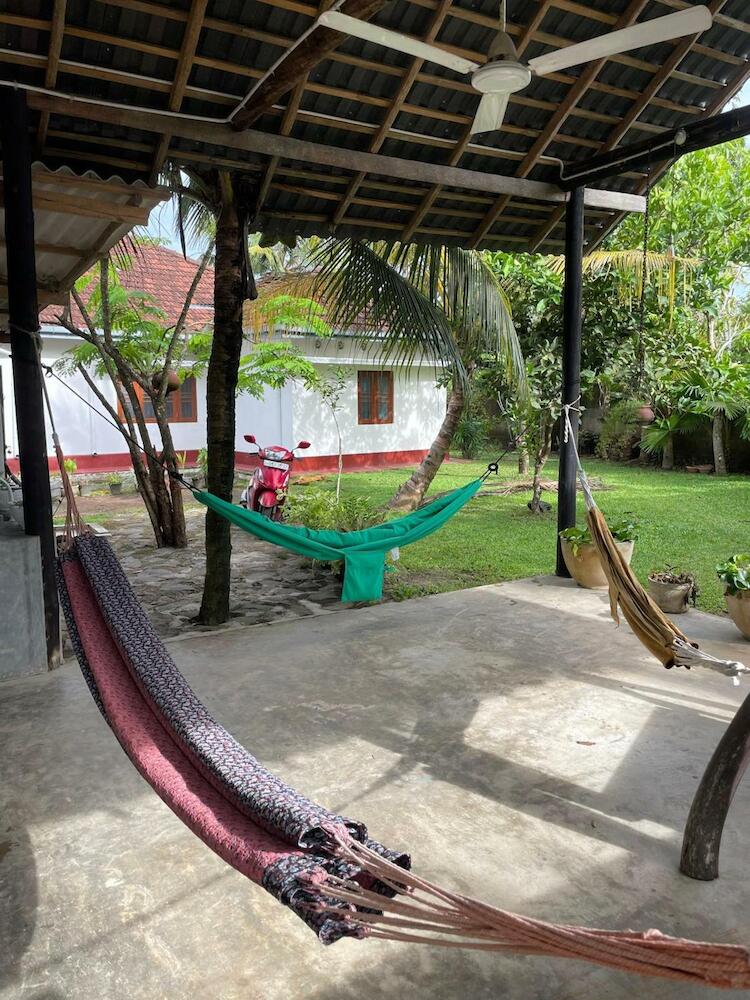 Slow Living Guesthouse & Hostel, Ahangama