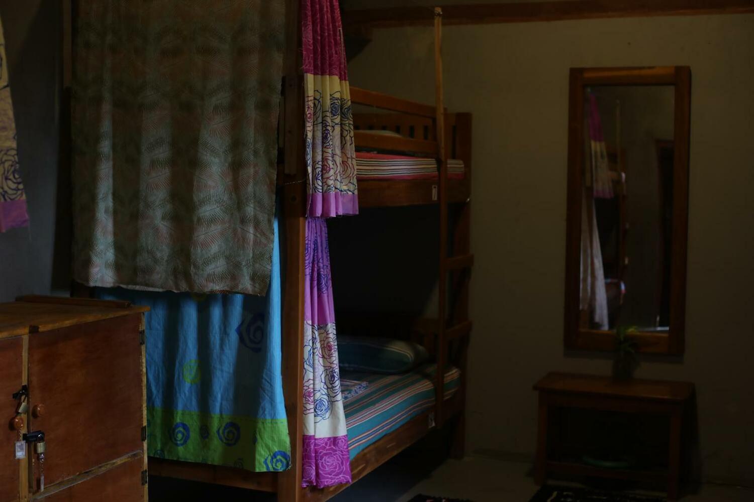 Hangten's Surf Skate Hostel