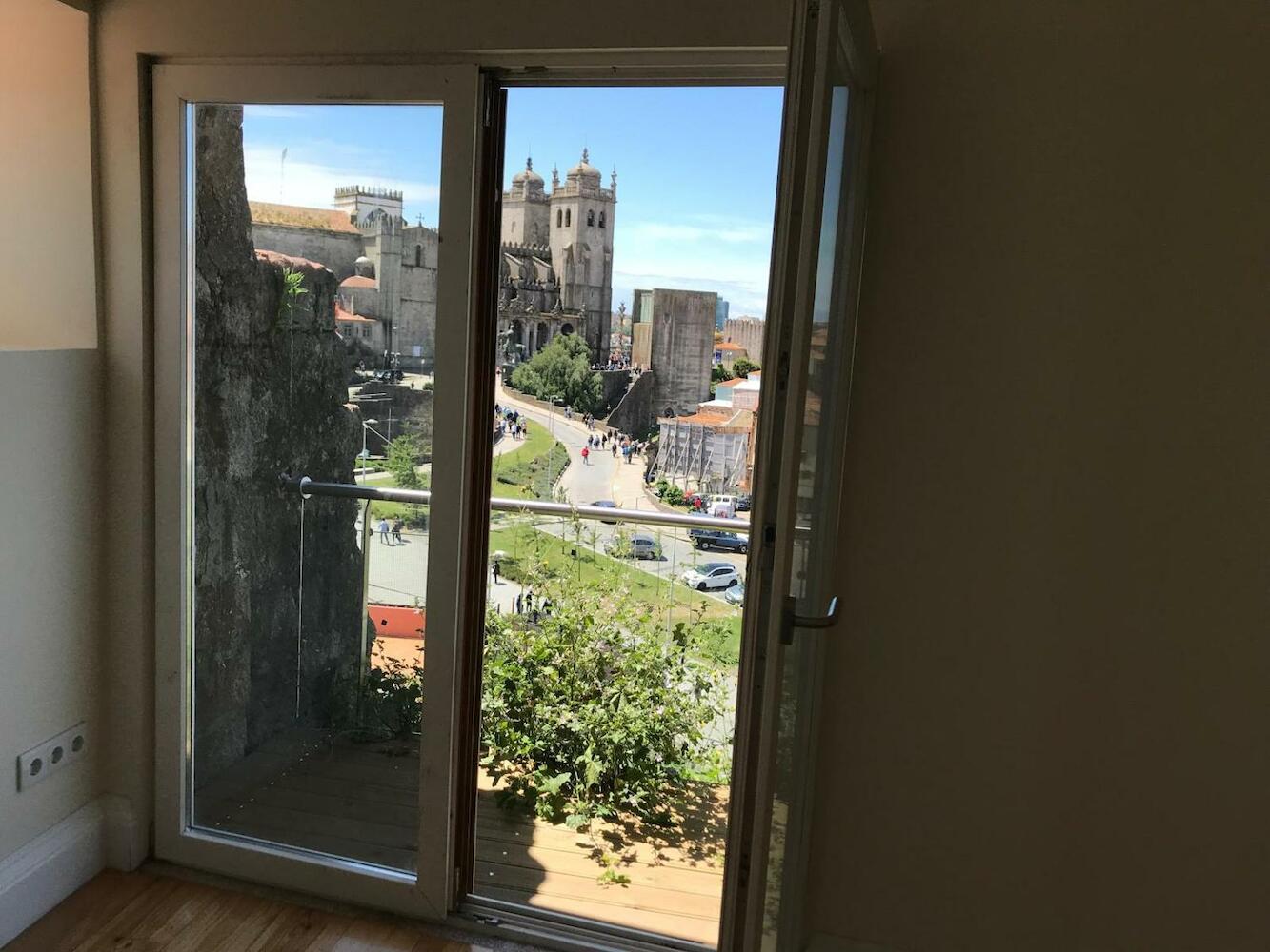 Onefam Ribeira, Porto