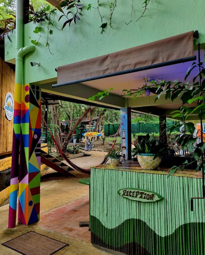 Casa Pura Vida Surf Hostel - Tamarindo Costa Rica, Tamarindo