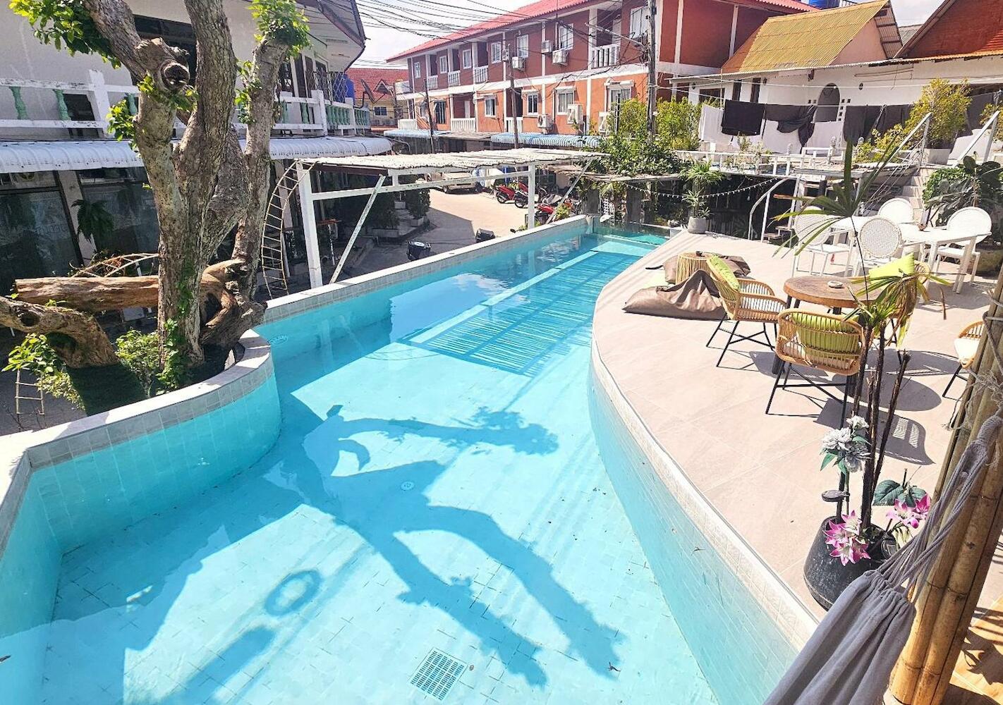 Hideout Hostel 2, Haad Rin