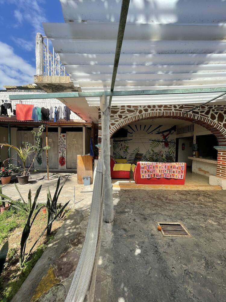 El Sunset Hostel