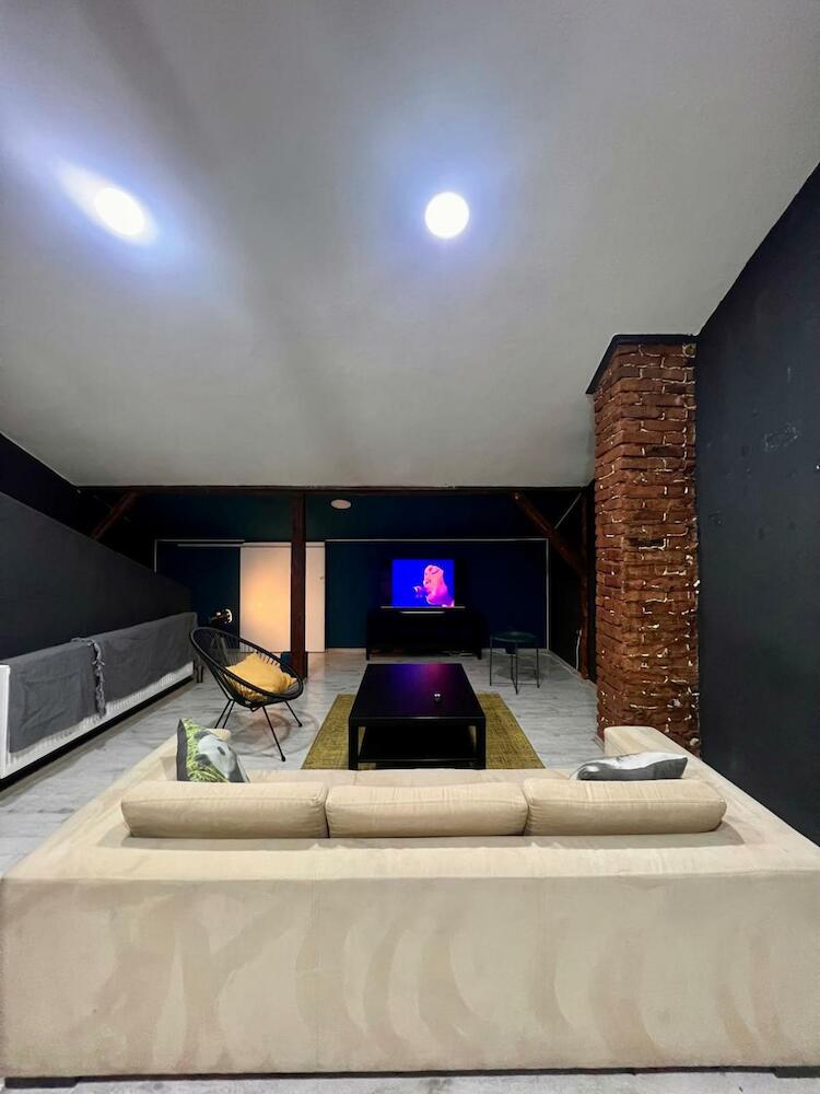 Radio Hostel, Skopje