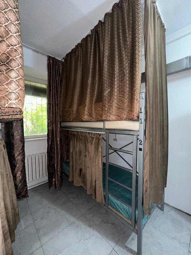 Room Hostel Tolebi, Almaty