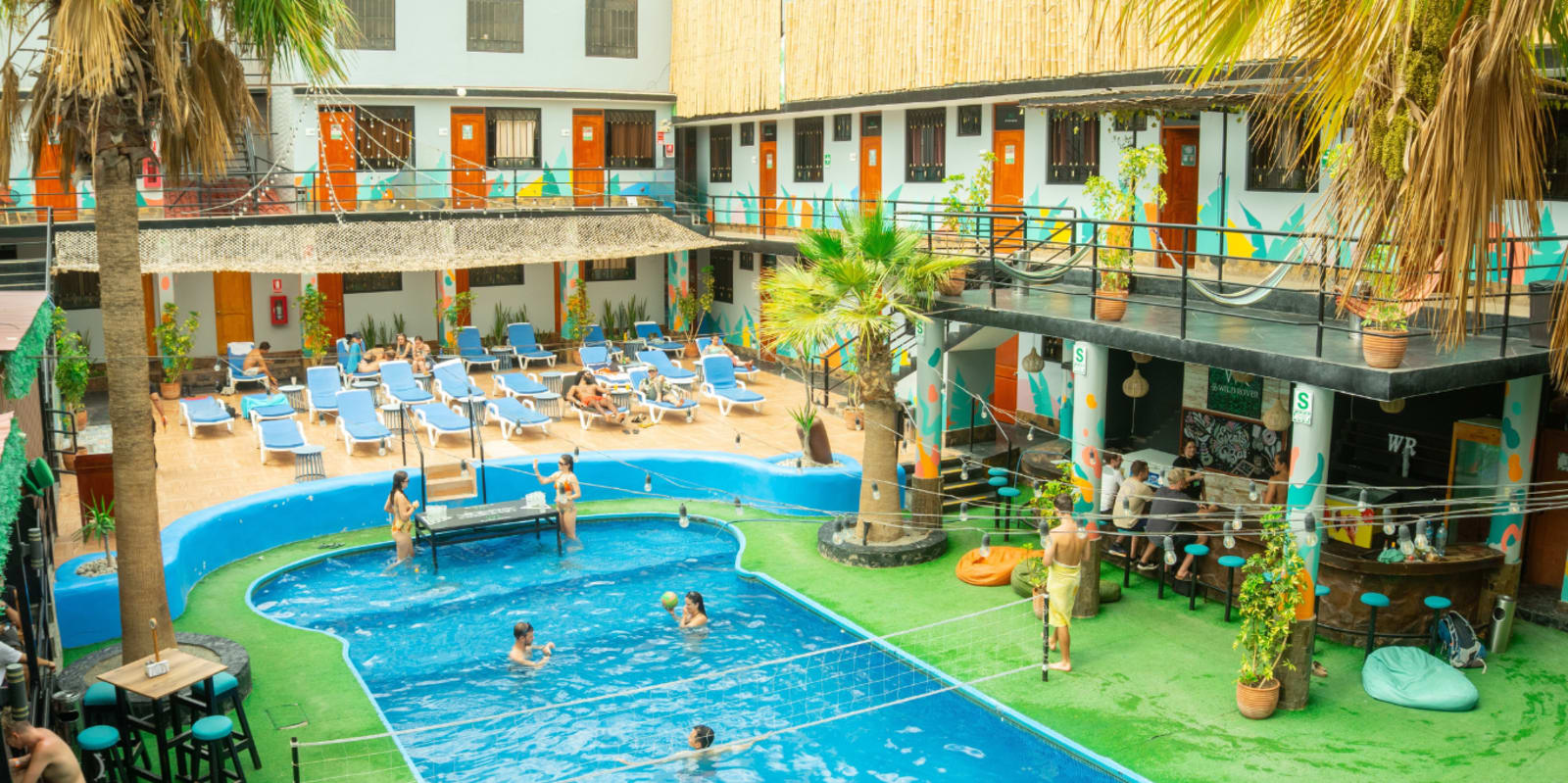 Wild Rover Huacachina