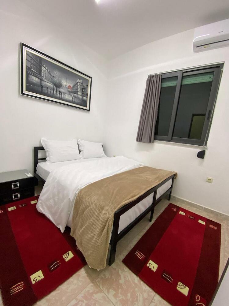 New Bazaar Hostel, Tirana
