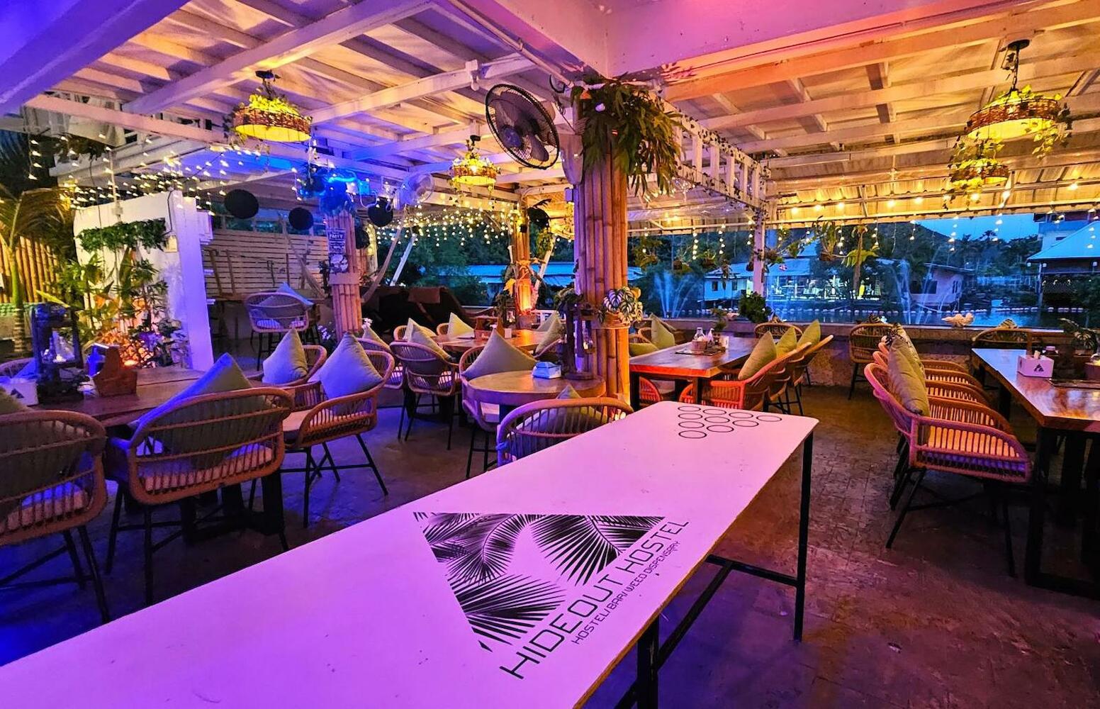 Hideout Hostel 2, Haad Rin