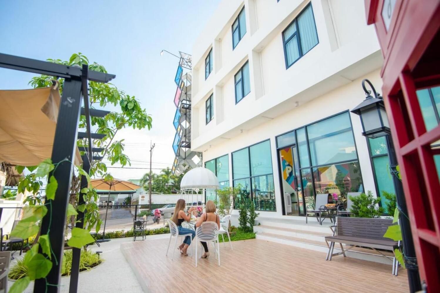 Play Poshtel & Cafe', Krabi