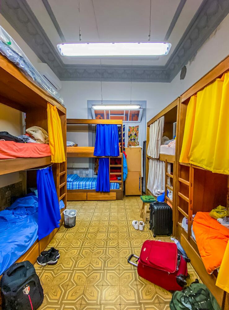 Hostel Charruas