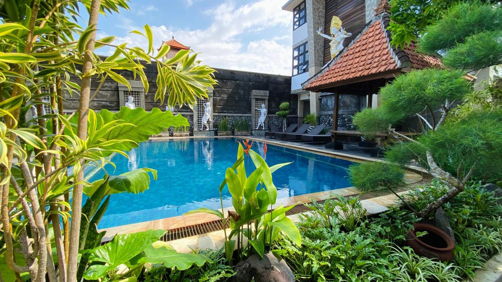 Pepitu Dormitory By Sandat, Kuta Bali