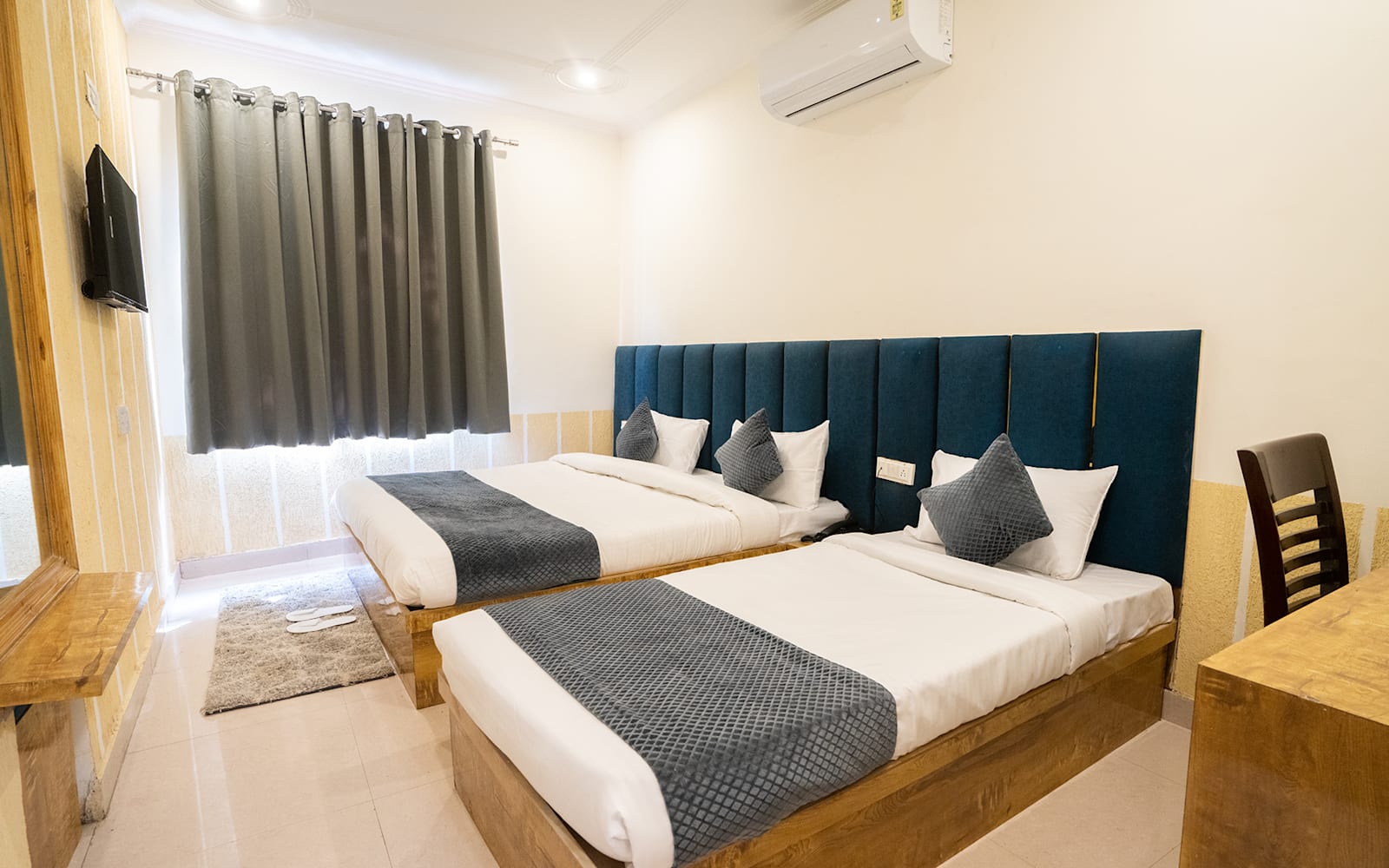 Moustache Hostel Agra Agra India Reviews Hostelzcom -