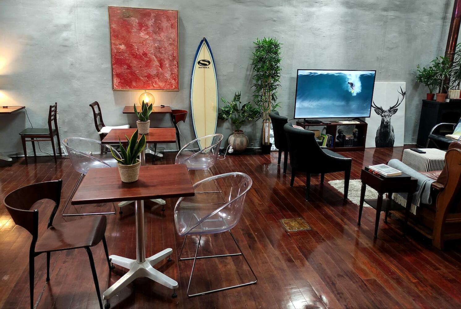 Caruma Surf Hostel & Suites