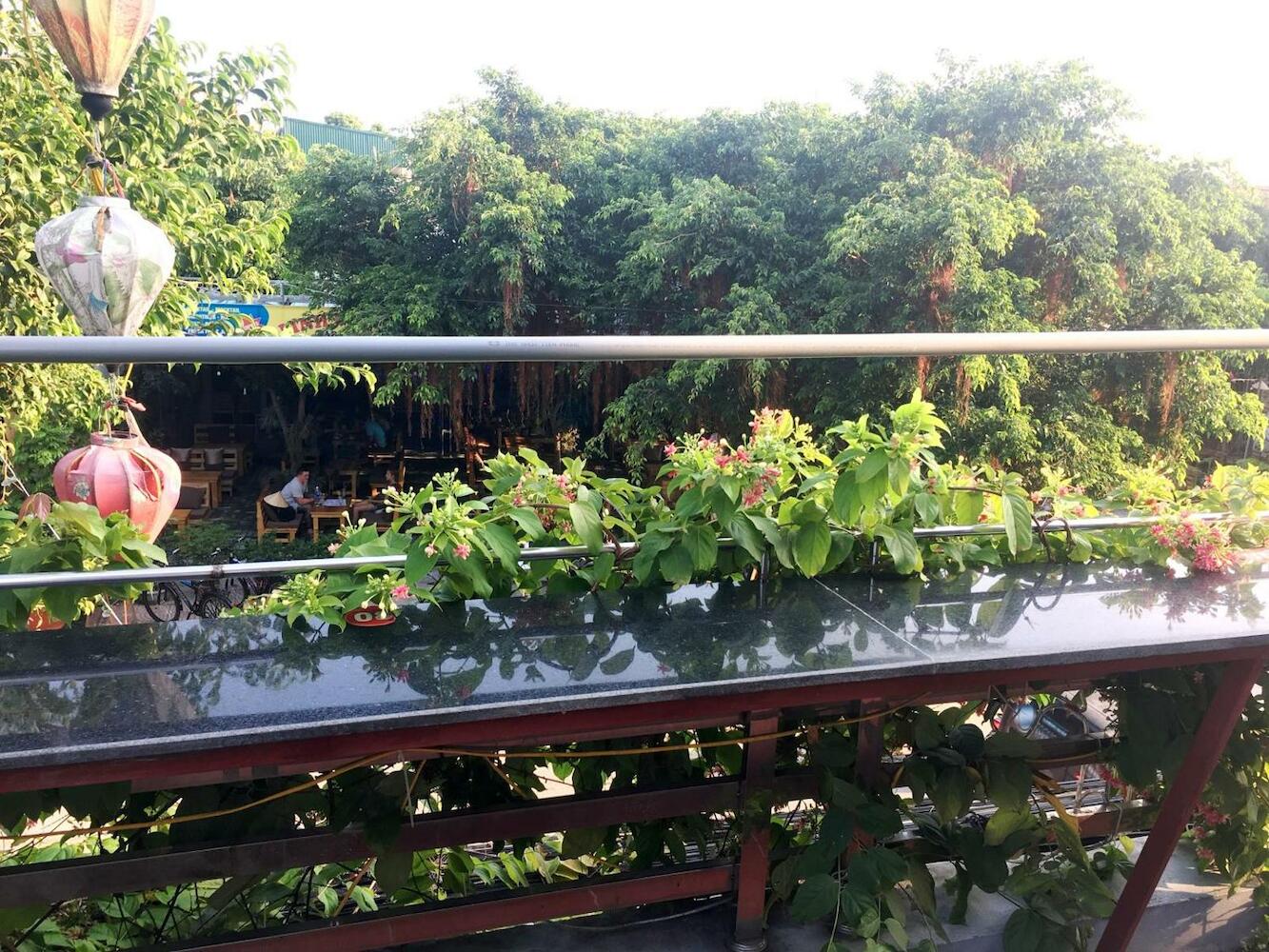 Hoa Luan Restaurant Hostel