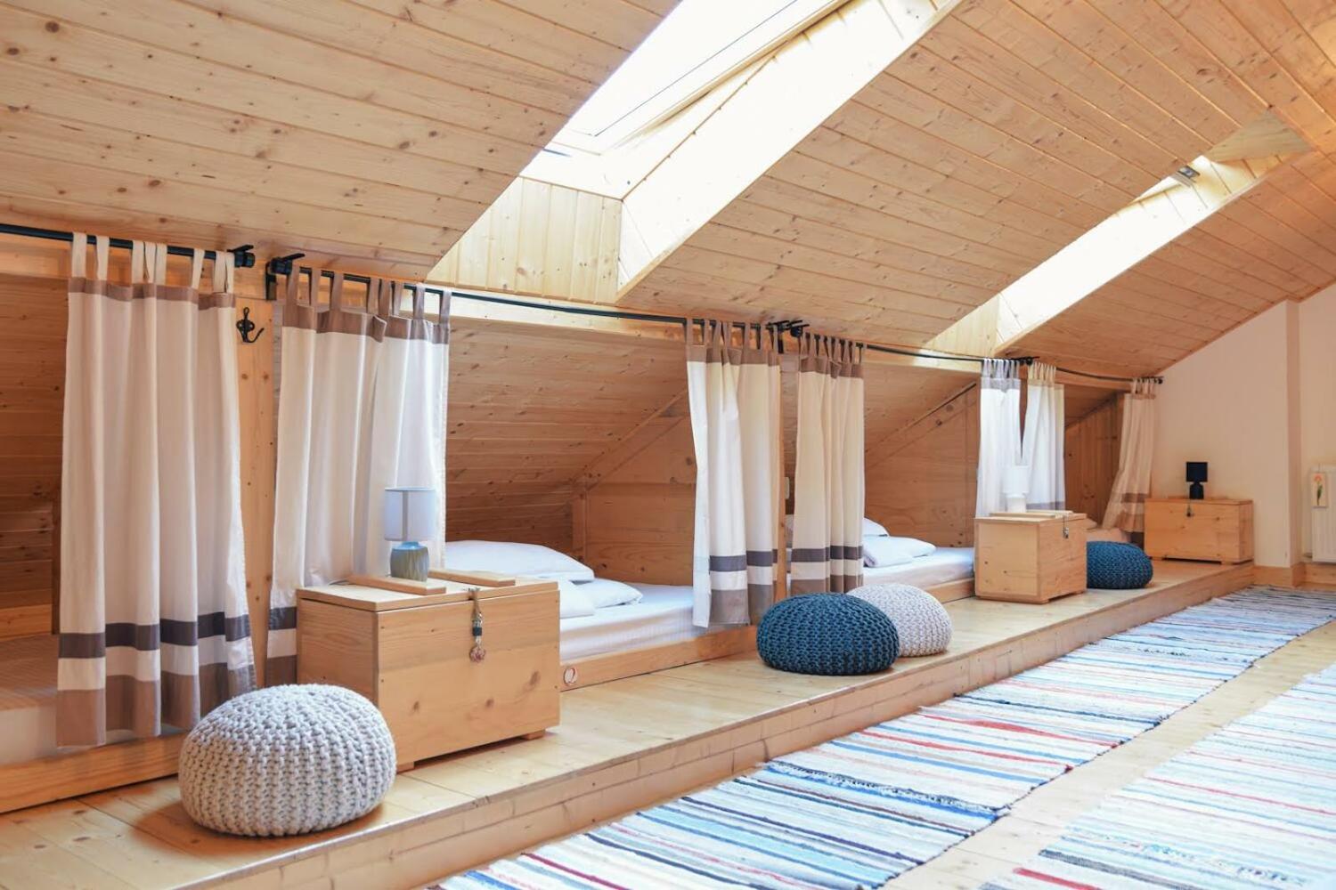Zozo Hostel, Brașov