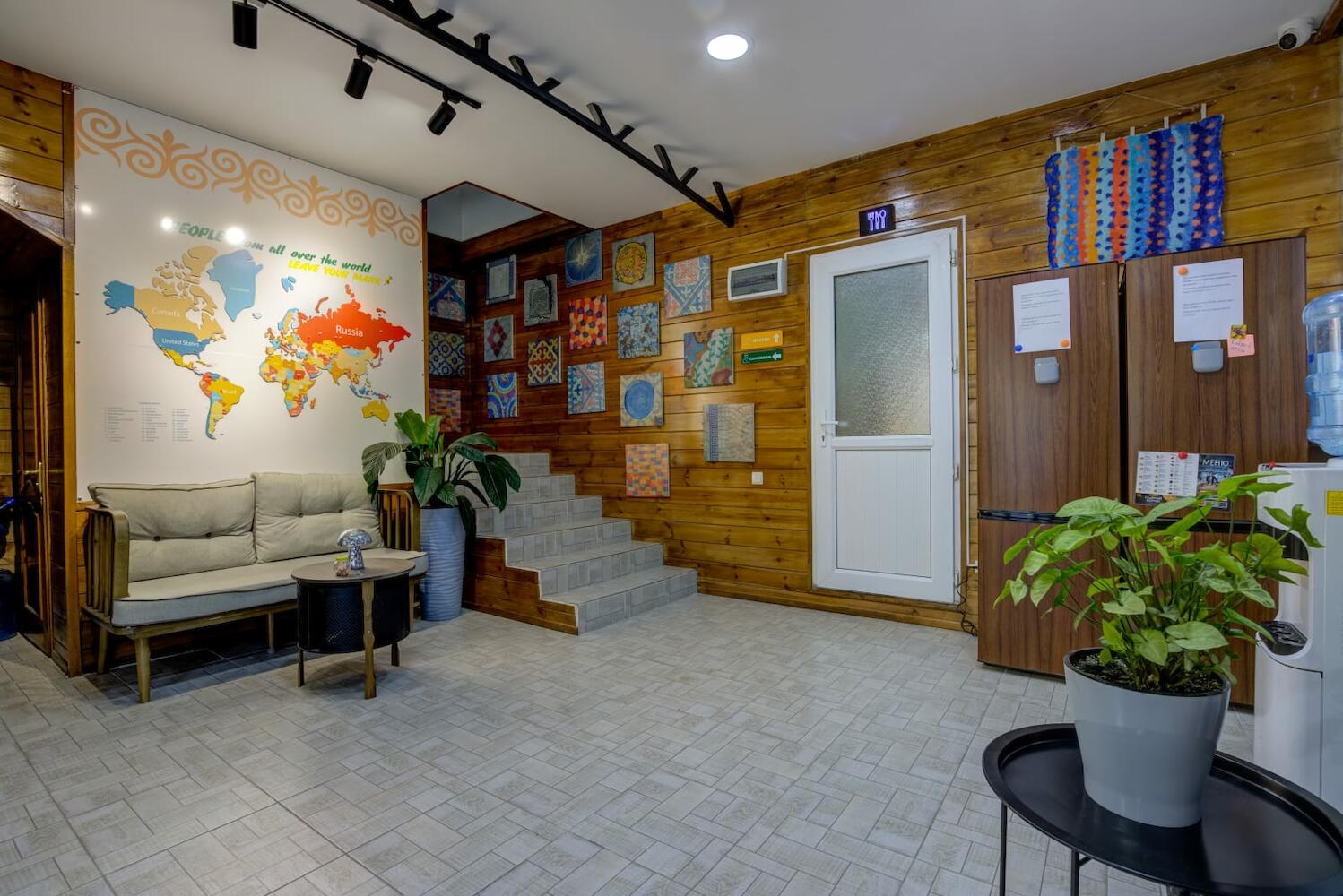People Hostel & Coworking