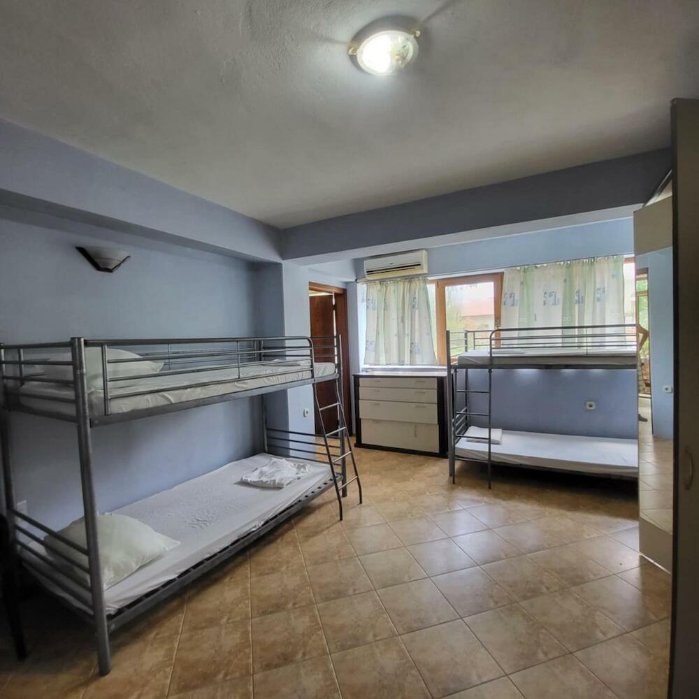Hostel Varna Botanika, Varna