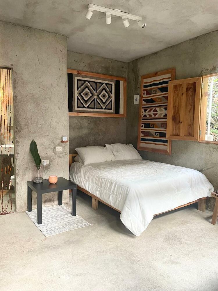 EB5 Escape-Cabin, San Marcos La Laguna