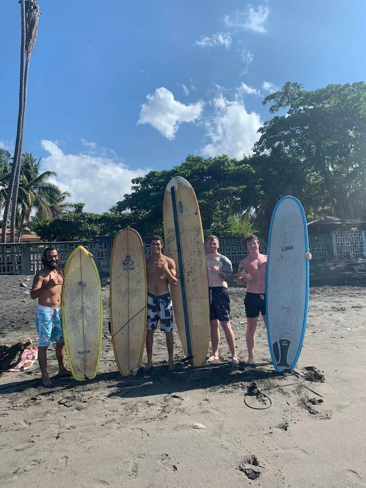 Pelicano Surf Camp, La Libertad