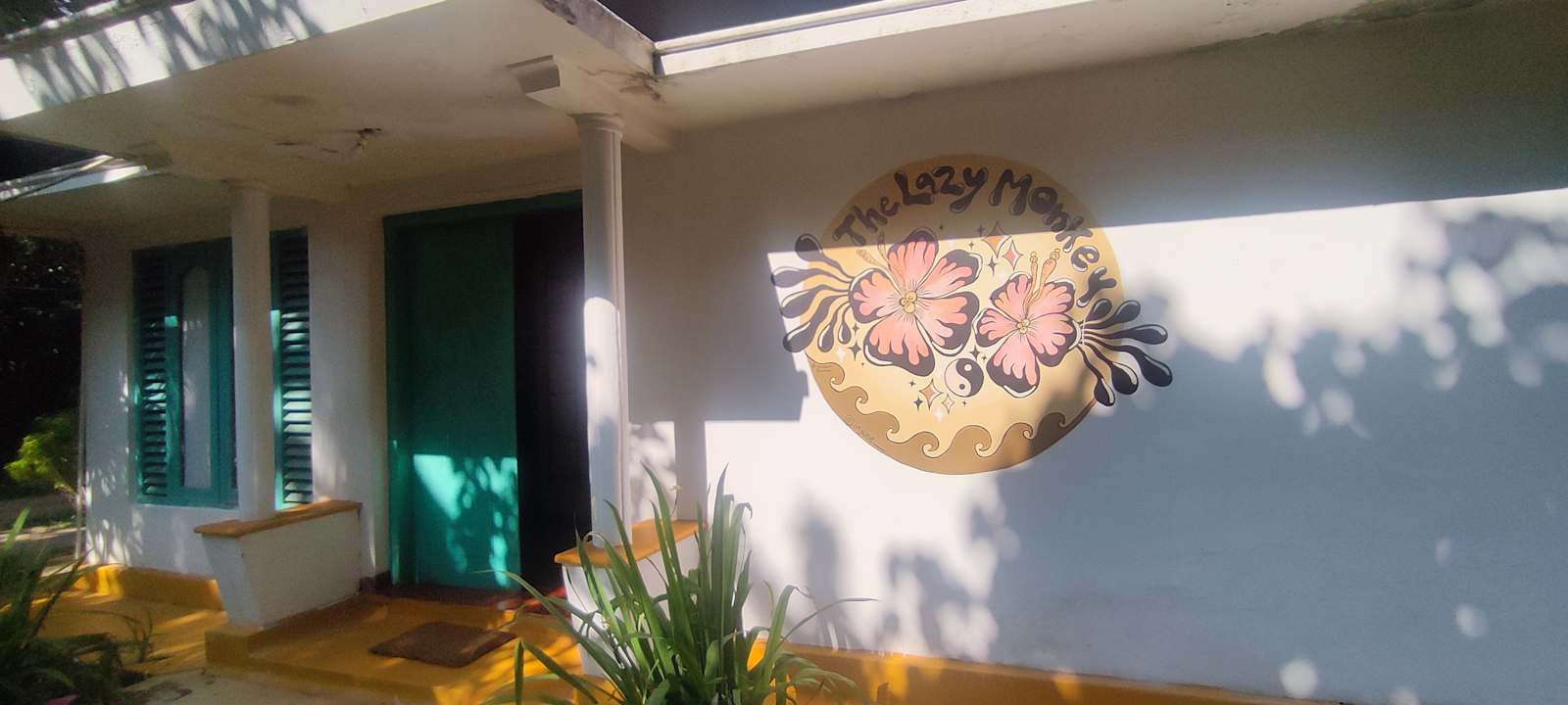 Lazy Monkey Surf Hostel, Hiriketiya