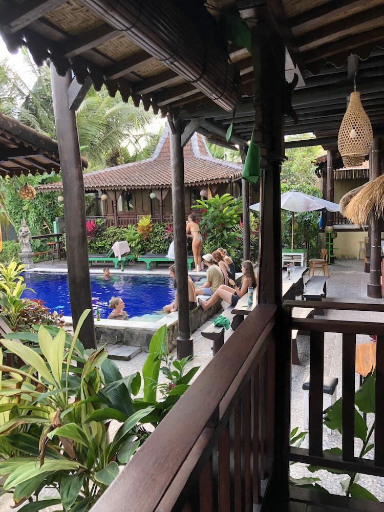 Green Paddy Hostel & Villa