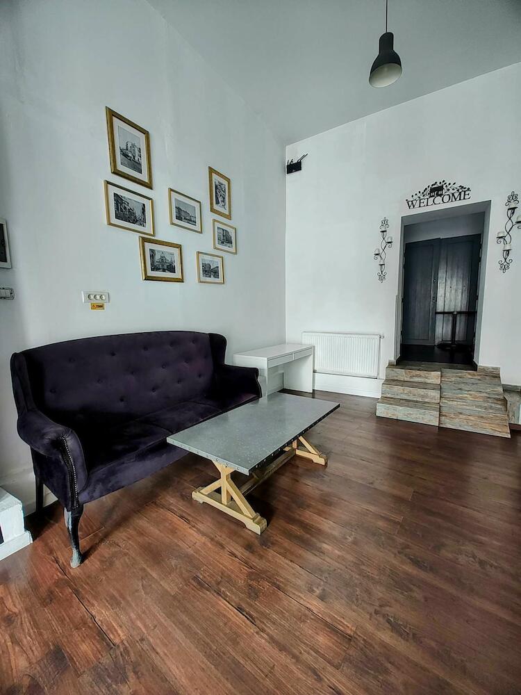 Antique Hostel, Bucharest