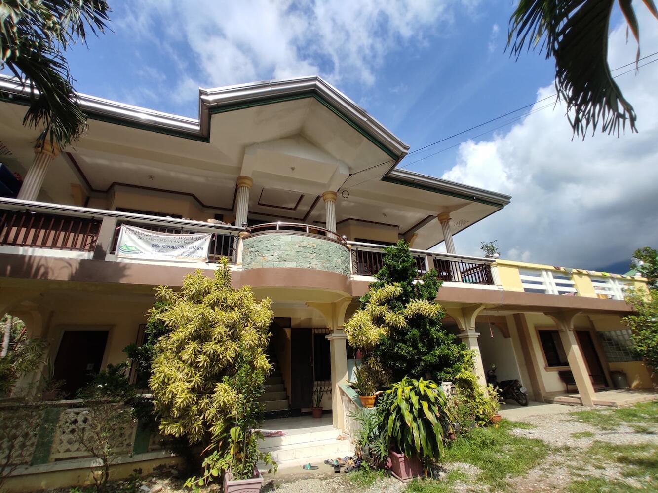 Where to stay in Puerto Galera on a budget