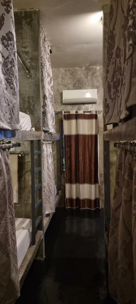 Kugita Hostel, Moalboal