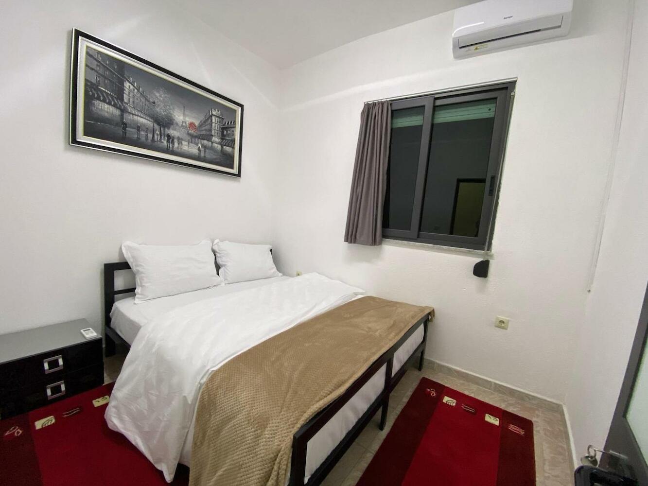 New Bazaar Hostel, Tirana